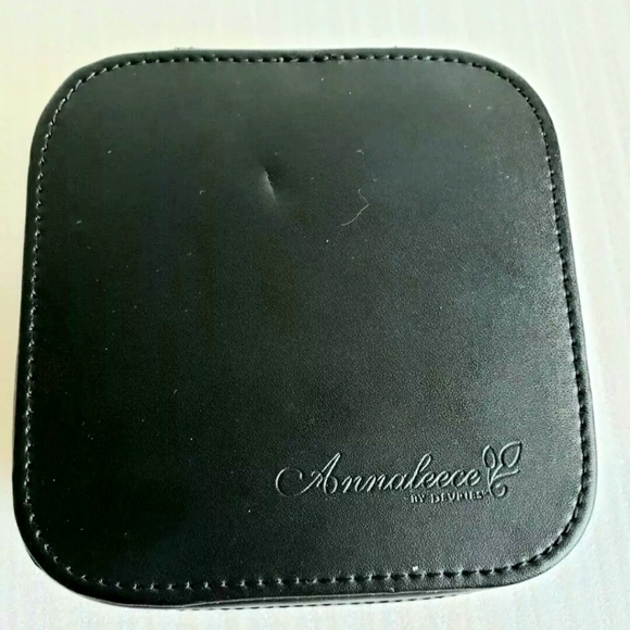 Annaleece Jewelry Box, Jet Setter, Black Number 3105. - Picture 8 of 8